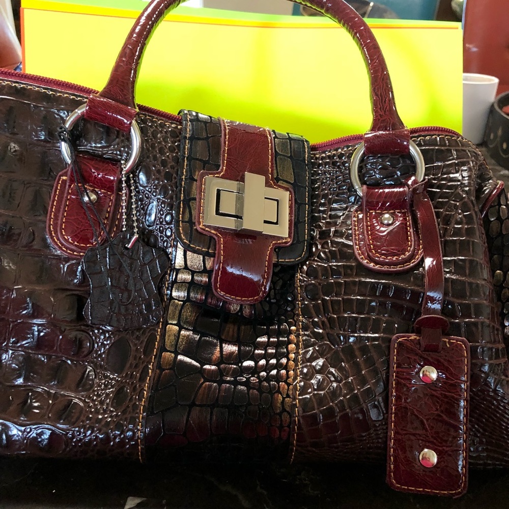 Madi Claire purse